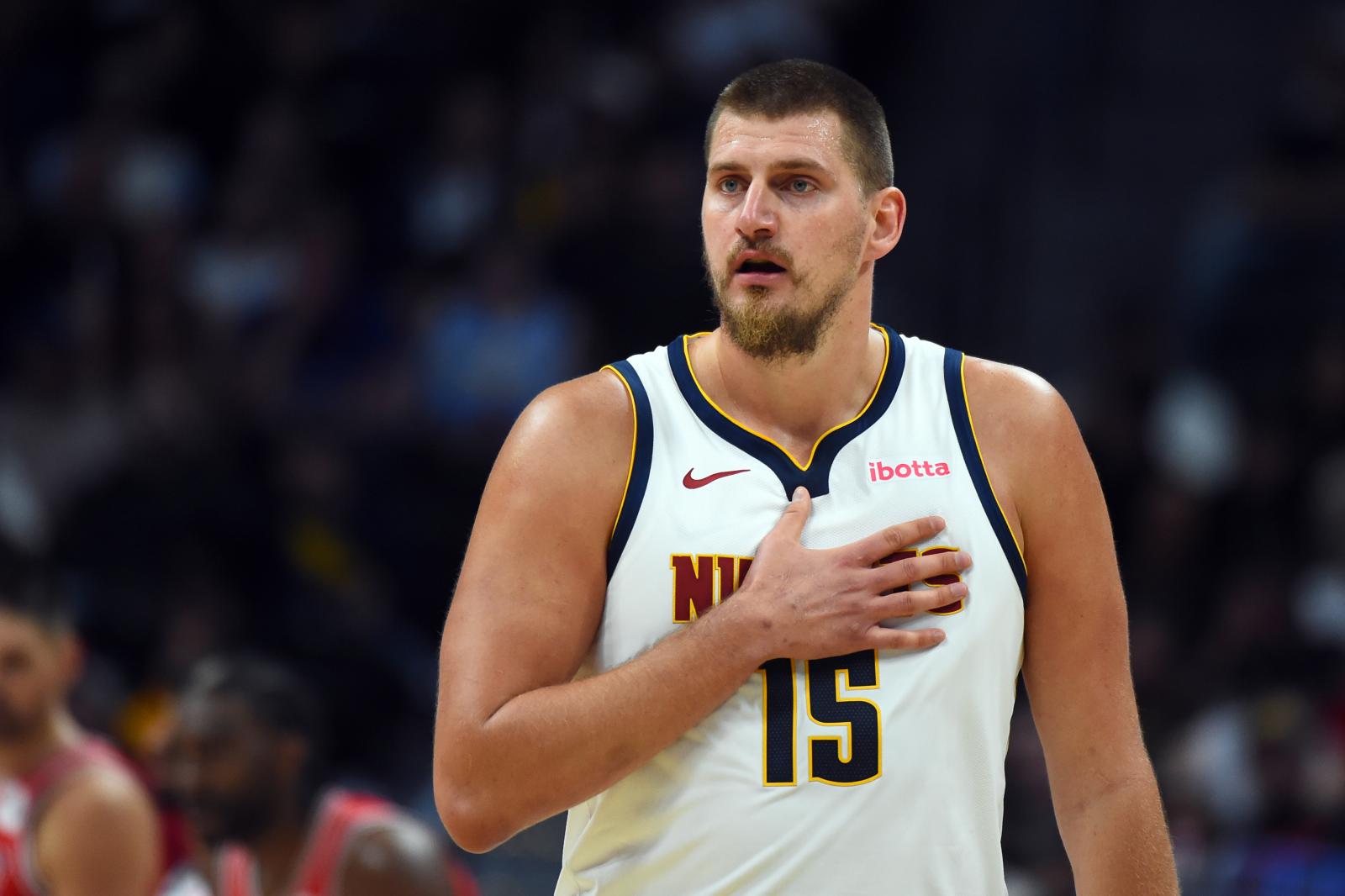 Tyronn Lue: Nuestro plan era dejar que Jokic anotara y limitar los pases y recepciones, pero no esperábamos que anotara 55 puntos.