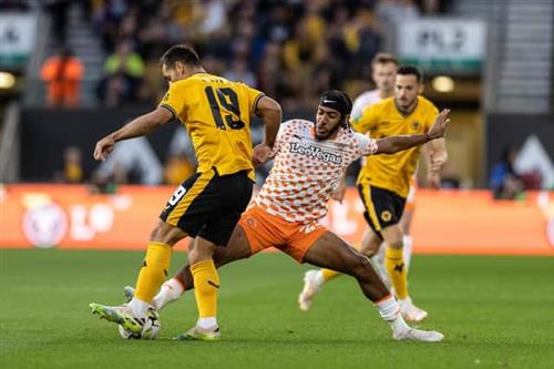 Lobos contra Blackpool